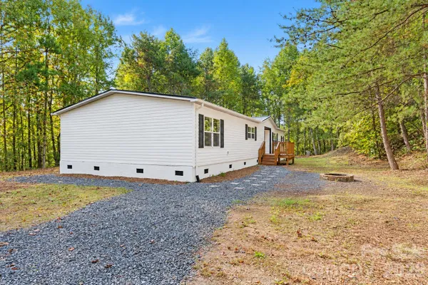 127 PINNACLE HEIGHTS DR