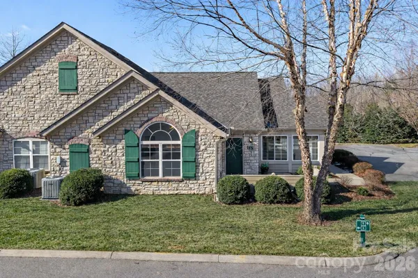 6 MOUNTAIN MEADOW CIR
