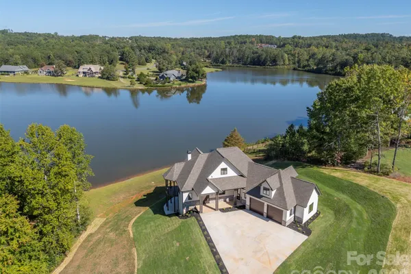 438 MAPLETON LN