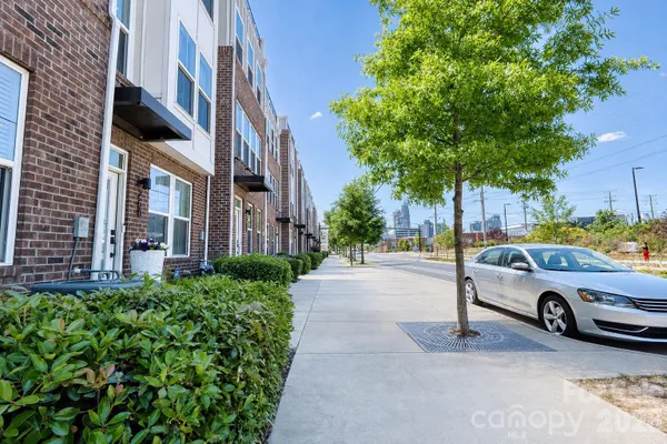 268 PARKWOOD AVE