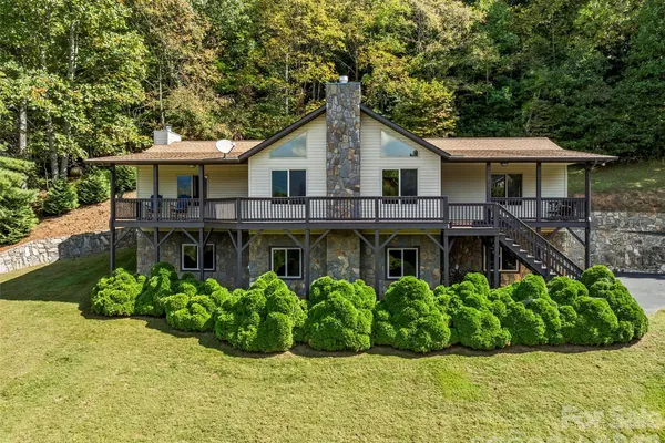 1090 MAPLE SPRINGS DR