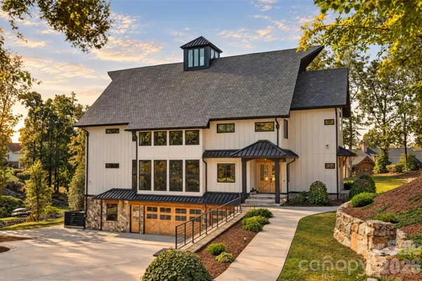 222 GREENBAY RD