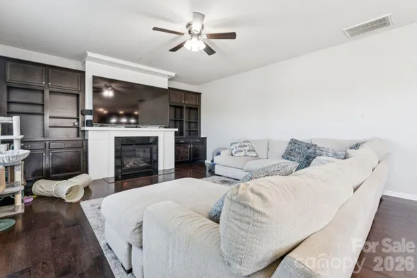 3018 OAKMERE RD