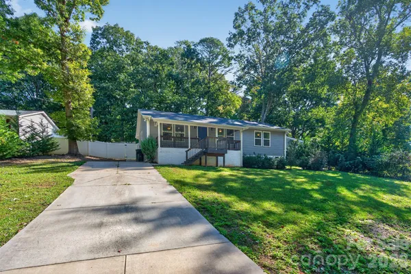 3812 BRANDING IRON DR