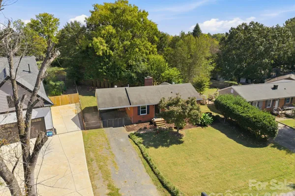 232 EDEN CIR