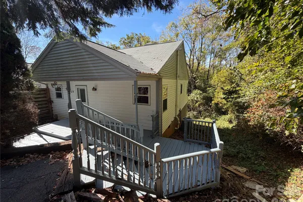 121 MERCHANT ST