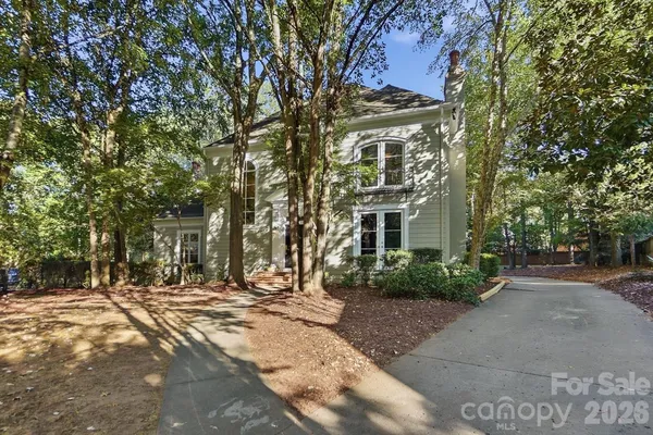 3501 CASTELLAINE DR