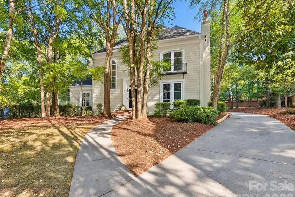 3501 CASTELLAINE DR