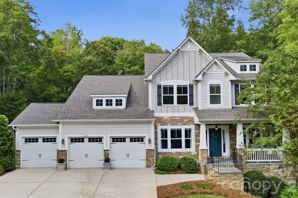 1205 CROFTON DR