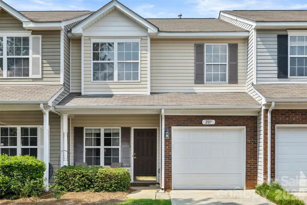 207 TAIL RACE LN