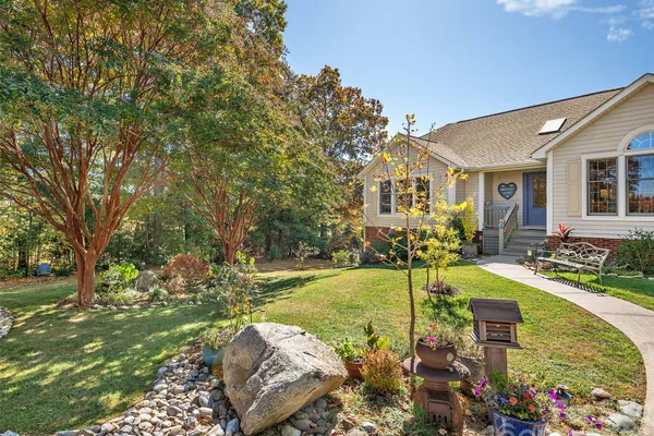 23 OLD APPLEWOOD LN