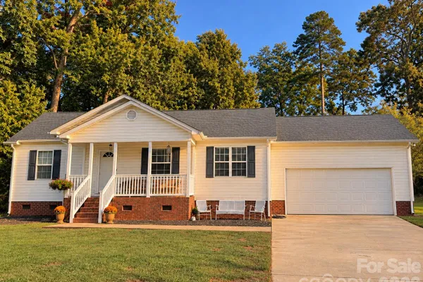 1128 BEAGLE RUN