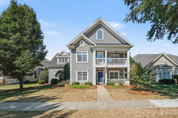 1006 TRIPLE CROWN DR