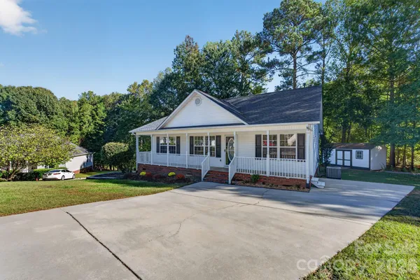 702 PAINTED LADY CT