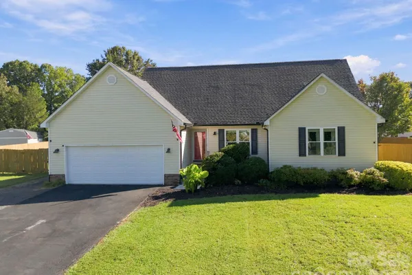 245 CASTLE KEEP RD
