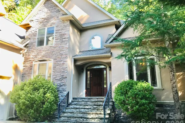 107 TWIN COURTS DR