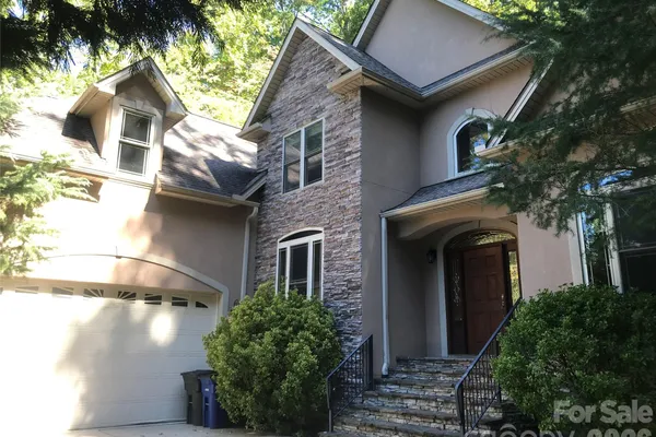 107 TWIN COURTS DR