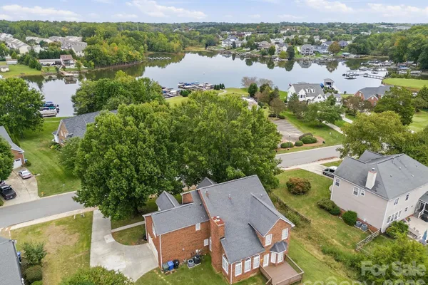 166 CASTLES GATE DR