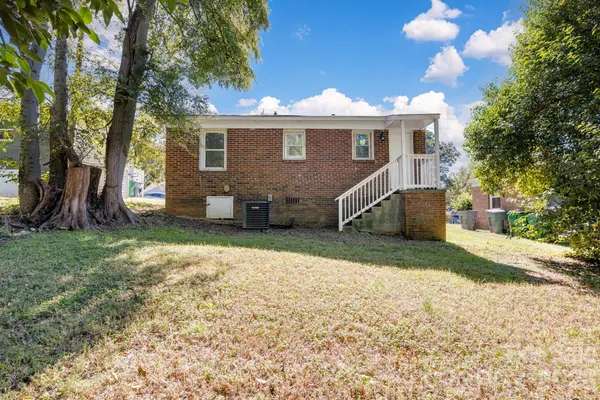2604 BOOKER AVE