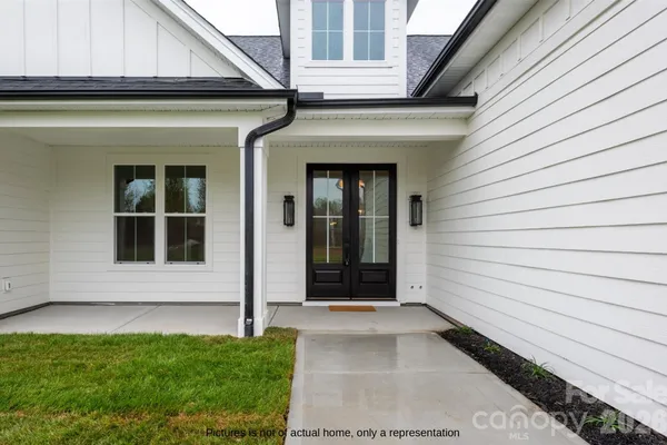 104 HICKORY HILL RD