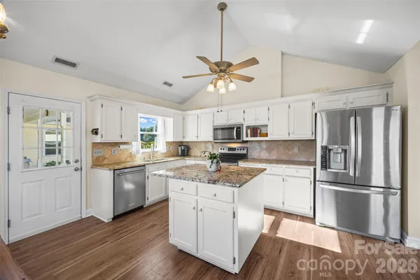 3117 MONTE DR