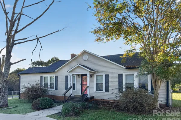 184 HOLLIS RD