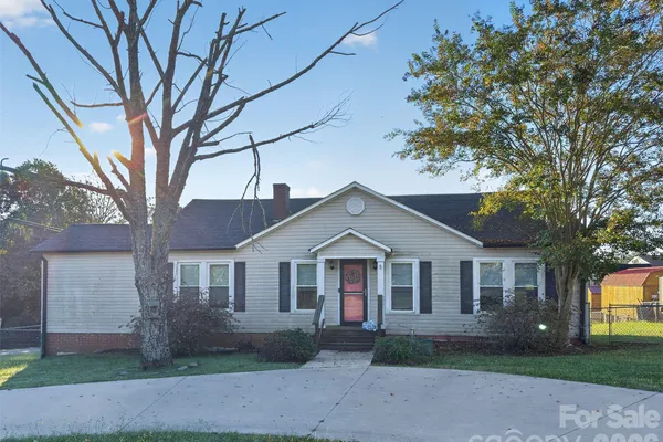 184 HOLLIS RD