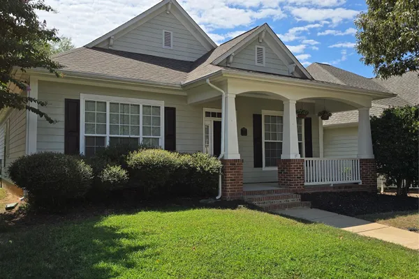 1121 GAINSBOROUGH DR