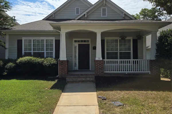 1121 GAINSBOROUGH DR