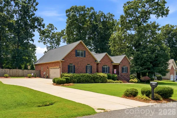150 SADDLEWOOD LN
