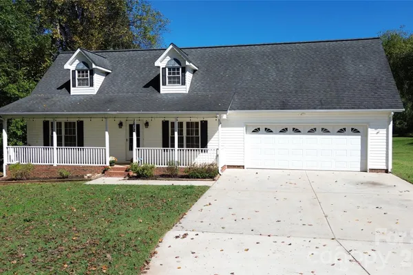 1612 FLAG LN