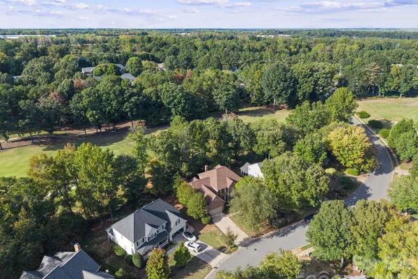 16131 CRANLEIGH DR