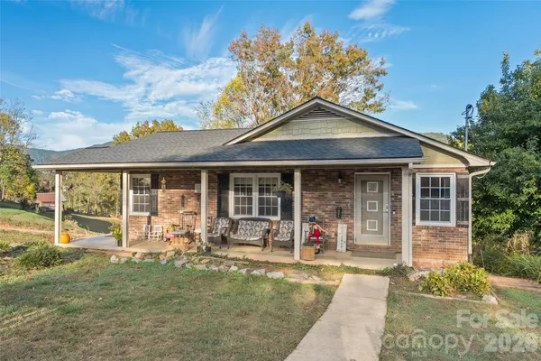 213 OAKMONT DR