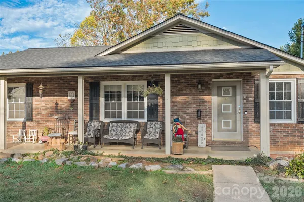 213 OAKMONT DR