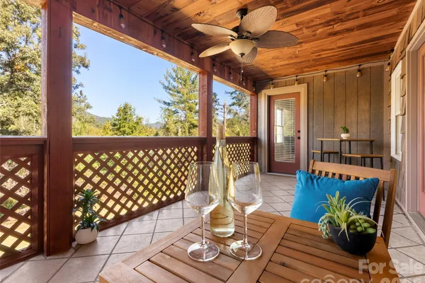 45 BONNIE BRAE DR