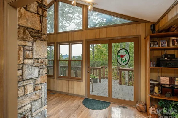 206 SKYLAND ACRES RD