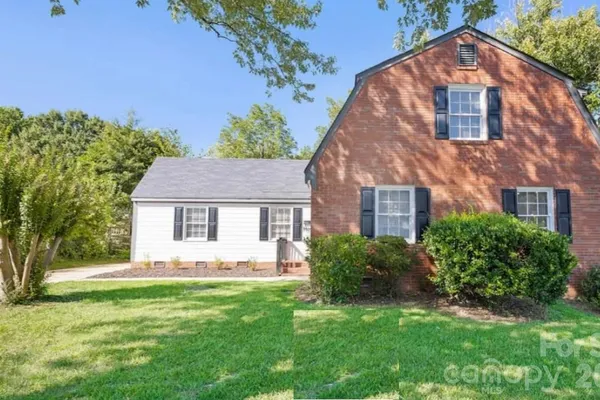 3909 WOODBRIAR TRL