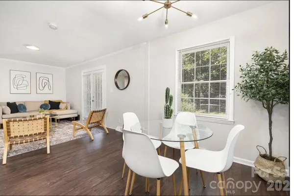 3909 WOODBRIAR TRL