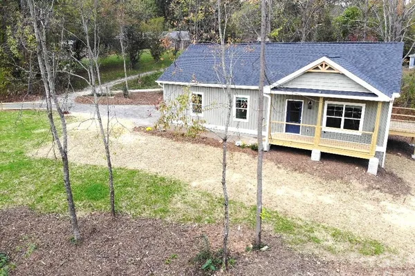 5 ADELL DR