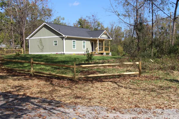 5 ADELL DR