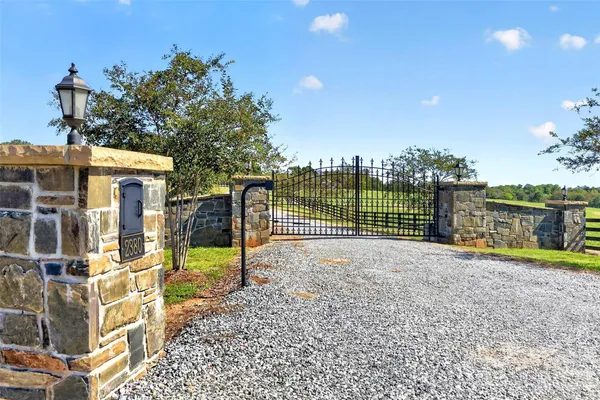 2380 NEW HOUSE RD