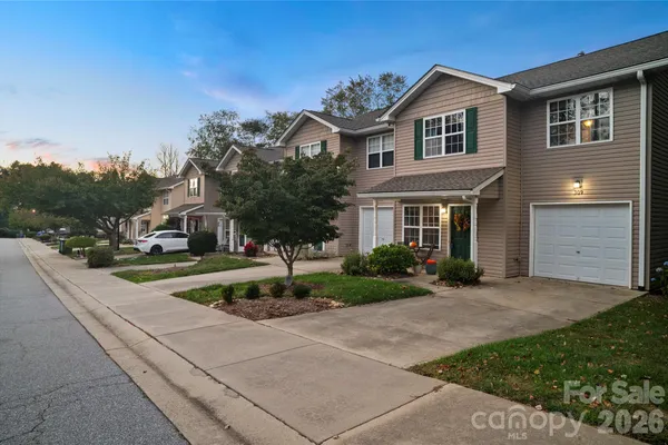 309 WILTSHIRE CIR