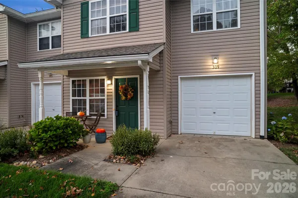 309 WILTSHIRE CIR