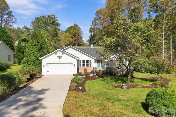 6 PEBBLE BEACH CT