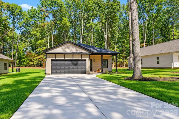 2121 WOODHURST LN