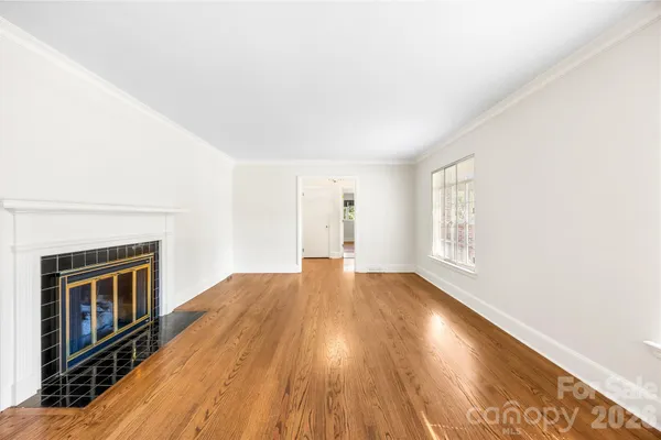 1920 MARLWOOD CIR