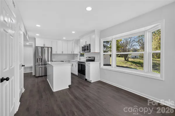 12108 PARKS FARM LN