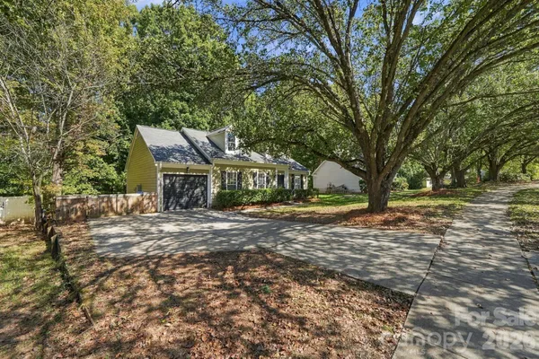 13737 GATESTONE LN