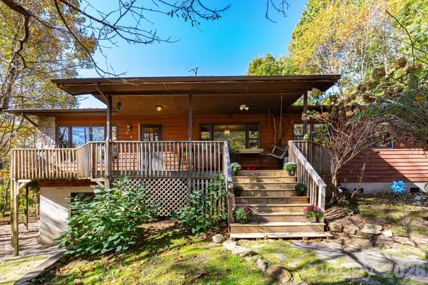 65 CHESTNUT HILL RD