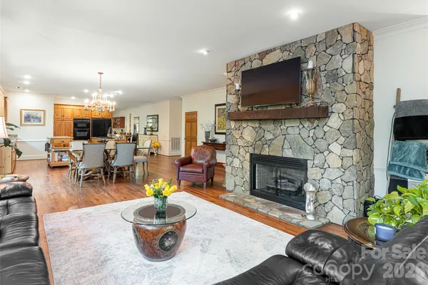 75 COUGAR LN